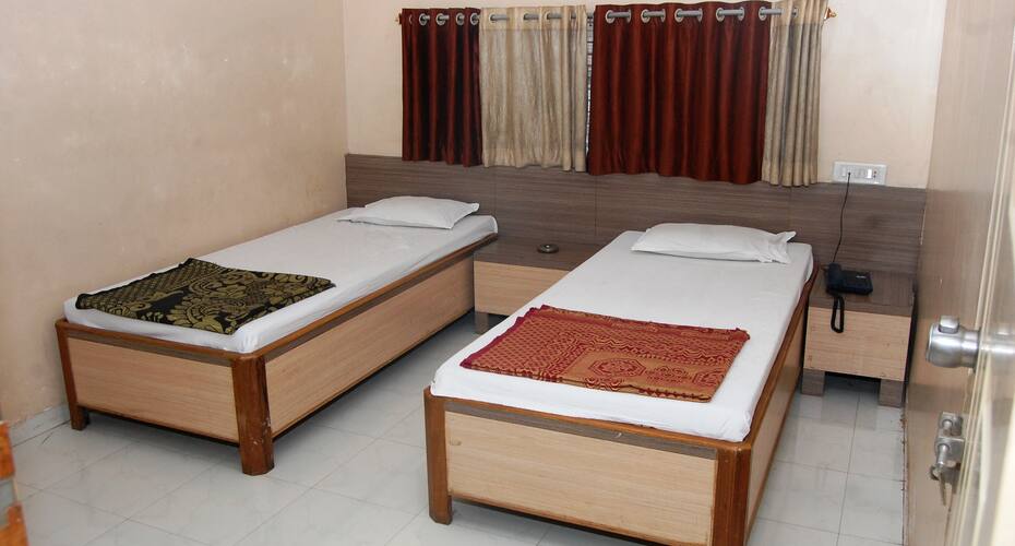 Hotel Amaan Plaza & Lodge, Solapur 4